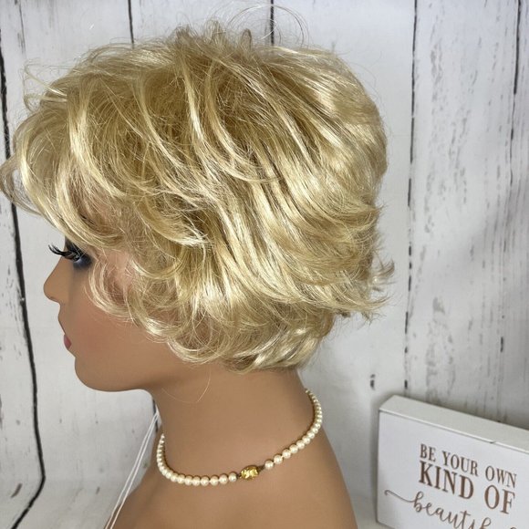 Open Box Envy Bryn | Synthetic Wig (Basic Cap) - Medium Blonde - Picture 4 of 10